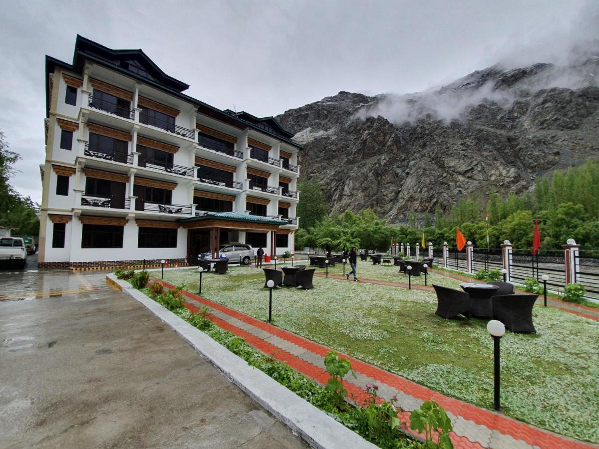 Hotel Chhutuk Heights Kargil Luaran gambar