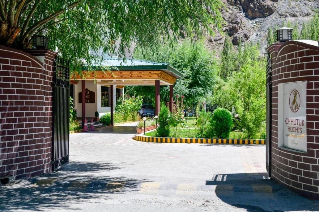 Hotel Chhutuk Heights Kargil Luaran gambar