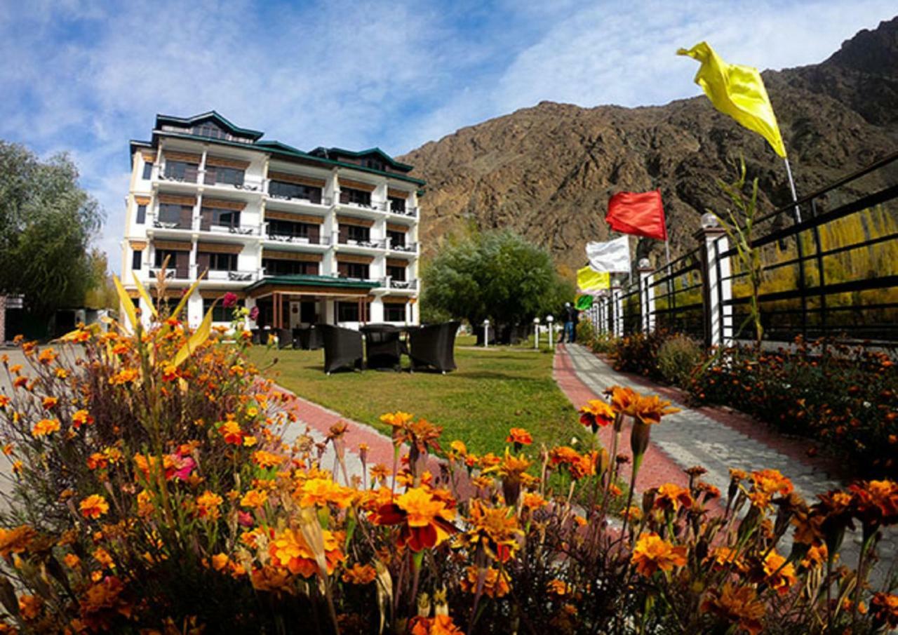 Hotel Chhutuk Heights Kargil Luaran gambar